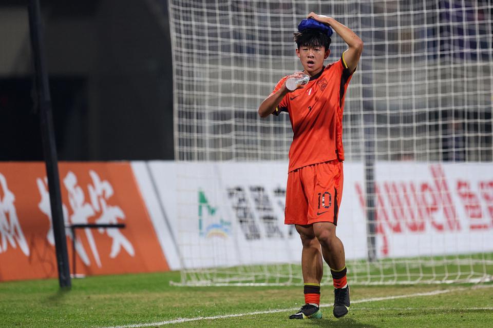 皇冠体育-16岁红星中断留洋！加盟中超保级队，董路：3大原因令他回国忍1年