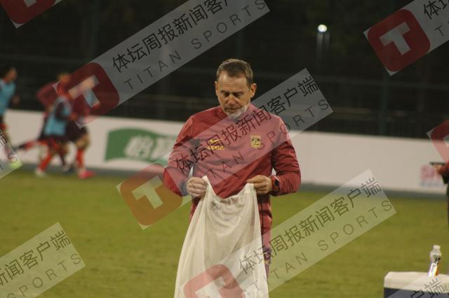 皇冠体育-国青先报名单再做终极定夺 26-3抢票悬念几何？