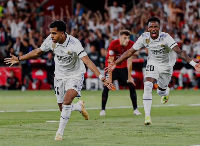 皇冠体育-【国王杯】罗德里戈梅开二度，皇马2比1时隔9年夺冠！